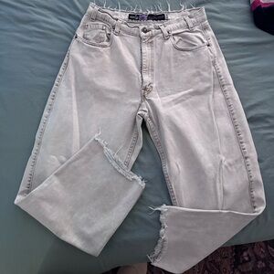 Levi's Women's Cropped Jeans in Light Gray